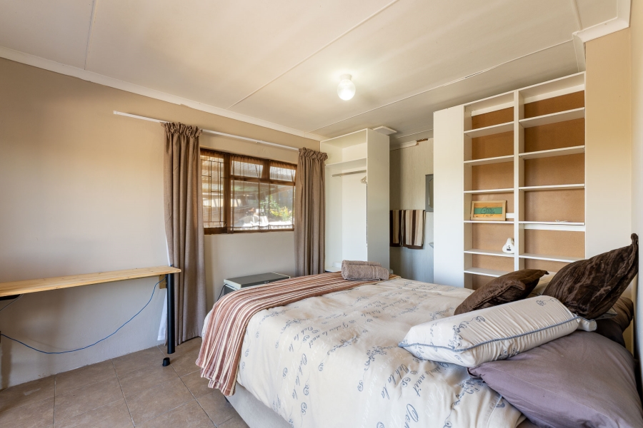 5 Bedroom Property for Sale in Denneoord Western Cape